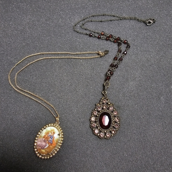 Lot Of 2 Vintage Avon Ladies Necklaces Bronze/Gold Tone Beaded - Picture 1 of 9